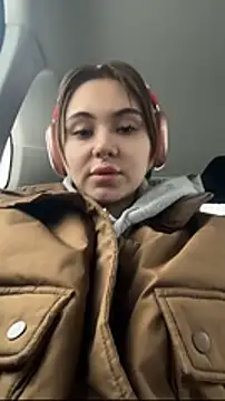 LunaMillie online show from January 9, 10:18 am