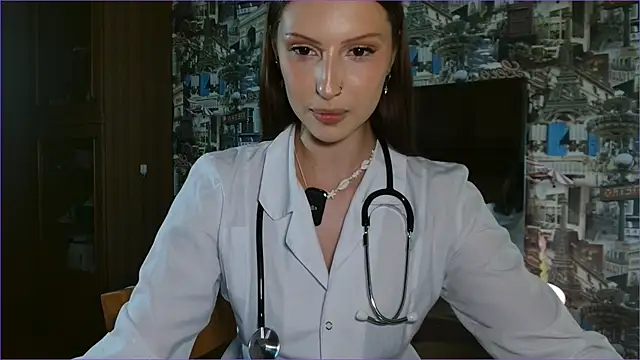 RuxaShade online show from June 26, 2:10 pm