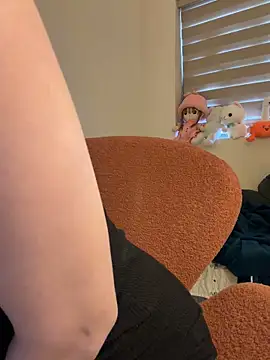 MaiLiiil online show from March 15, 9:59 am