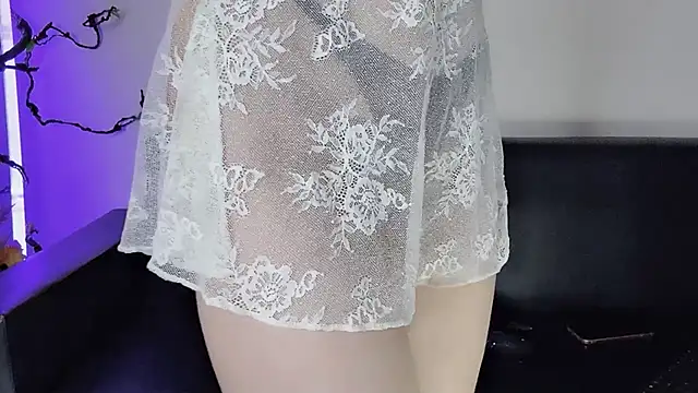 MaiLiiil online show from June 15, 1:24 pm