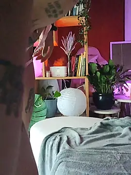 Snapshot of Jess_tattoo11 chatting on October 13, 3:34 pm Jess tattoo11 online show from October 13, 3:34 pm