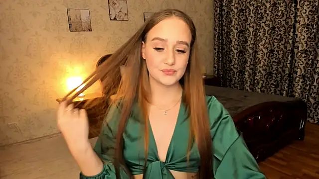 Snapshot of SabrinaCandi chatting on October 7, 7:33 pm SabrinaCandi online show from October 7, 7:33 pm