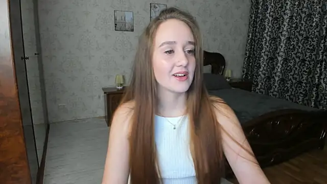 Snapshot of SabrinaCandi chatting on October 29, 3:42 am SabrinaCandi online show from October 29, 3:42 am