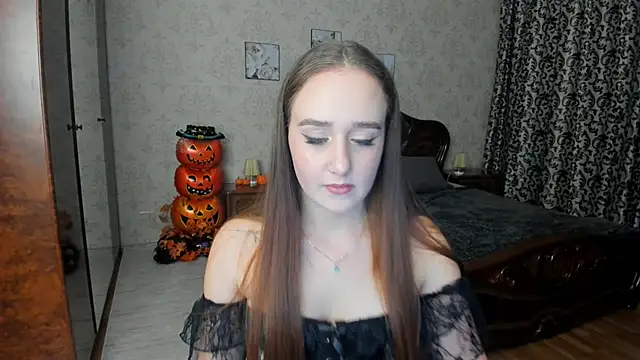 Snapshot of SabrinaCandi chatting on October 31, 7:37 pm SabrinaCandi online show from October 31, 7:37 pm