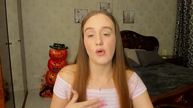 Snapshot of SabrinaCandi chatting on November 6, 3:29 am SabrinaCandi online show from November 6, 3:29 am