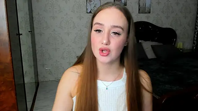 Snapshot of SabrinaCandi chatting on November 13, 3:38 am SabrinaCandi online show from November 13, 3:38 am