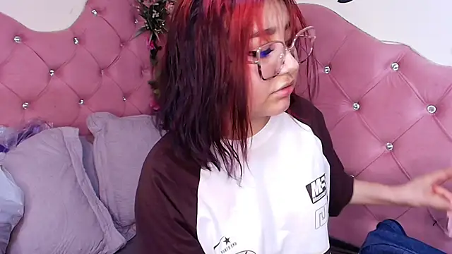 sophiievv online show from September 28, 6:57 pm