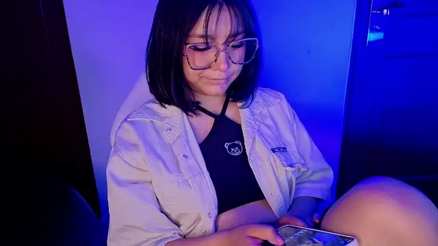 sophiievv online show from June 12, 5:56 pm