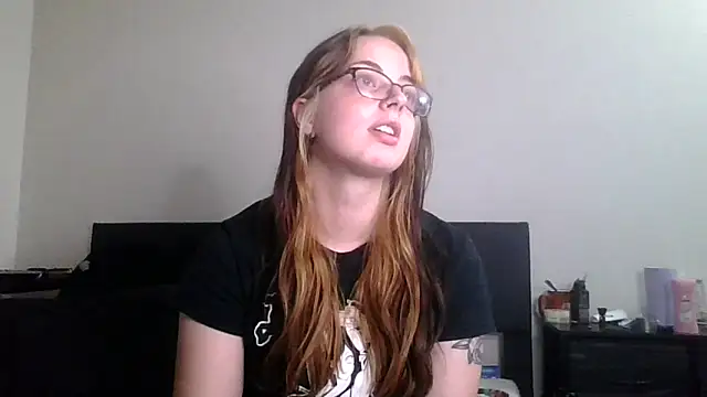 EmeraldVixxxen online show from September 15, 12:32 am