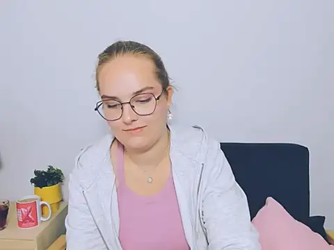 AliceCrazy69 online show from October 2, 8:16 pm