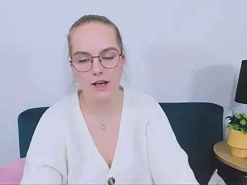 AliceCrazy69 online show from December 16, 4:23 pm