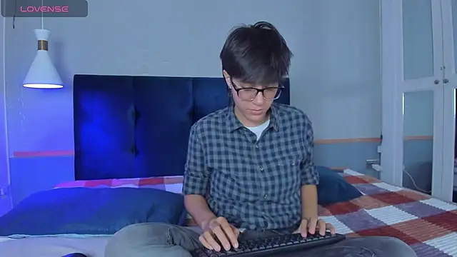 Tsuki Maru online show from September 20, 7:59 pm