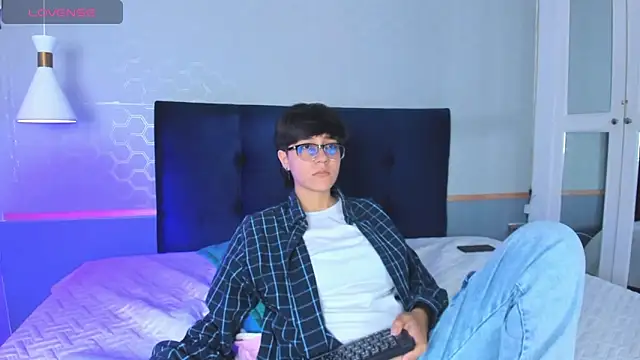 Tsuki Maru online show from September 22, 8:00 pm