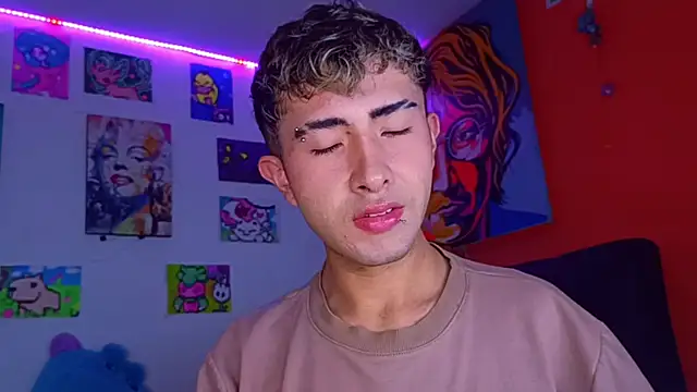 NoahXitrux online show from September 12, 4:01 am