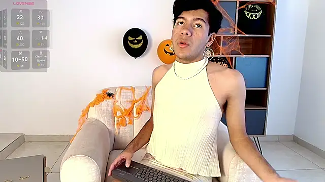 Snapshot of E_R_O_S_ chatting on November 2, 7:49 pm E R O S online show from November 2, 7:49 pm