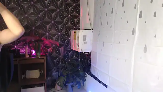 Snapshot of ursweet_jade chatting on October 6, 10:12 am ursweet jade online show from October 6, 10:12 am