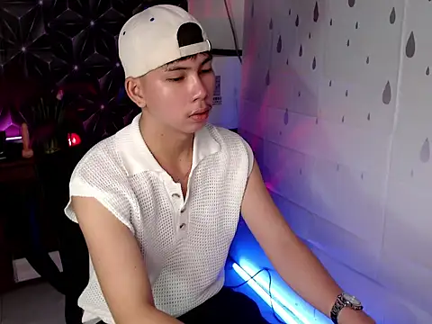 Snapshot of ursweet_jade chatting on October 14, 10:05 am ursweet jade online show from October 14, 10:05 am