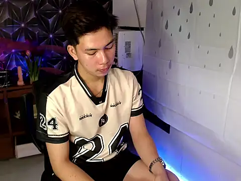 Snapshot of ursweet_jade chatting on October 22, 10:26 am ursweet jade online show from October 22, 10:26 am