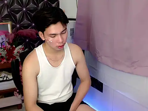 Snapshot of ursweet_jade chatting on December 4, 10:35 am ursweet jade online show from December 4, 10:35 am