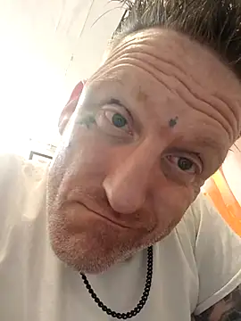 Snapshot of MRTATTWO chatting on September 15, 9:48 pm MRTATTWO online show from September 15, 9:48 pm