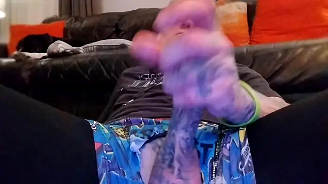 Snapshot of MRTATTWO chatting on September 18, 1:18 am MRTATTWO online show from September 18, 1:18 am