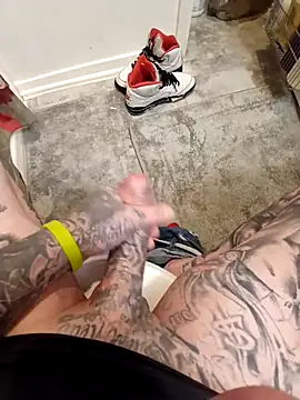 Snapshot of MRTATTWO chatting on September 21, 6:42 pm MRTATTWO online show from September 21, 6:42 pm