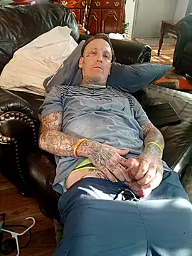 Snapshot of MRTATTWO chatting on October 1, 1:39 pm MRTATTWO online show from October 1, 1:39 pm