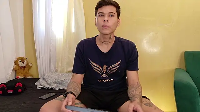 Snapshot of rosse_dredd chatting on February 24, 9:35 pm rosse dredd online show from February 24, 9:35 pm