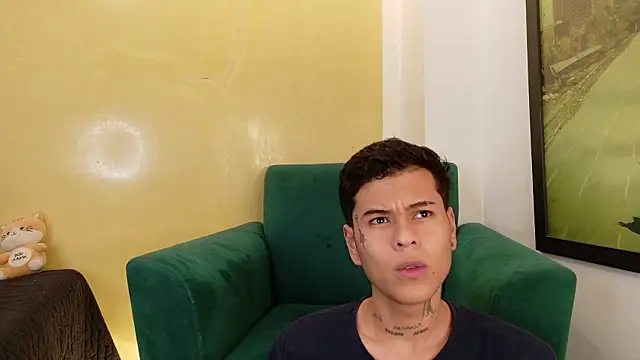 Snapshot of rosse_dredd chatting on February 26, 3:27 am rosse dredd online show from February 26, 3:27 am