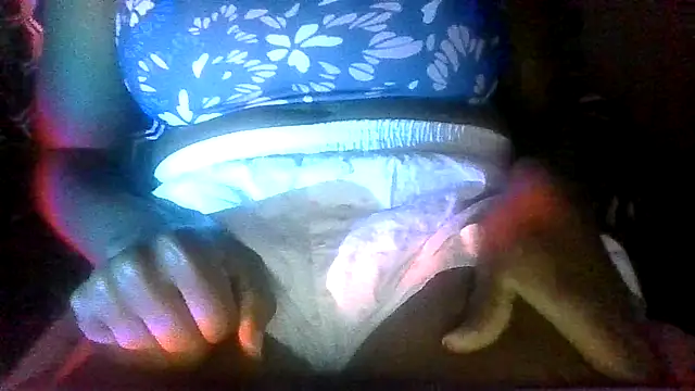 Snapshot of prettymaa chatting on August 9, 4:28 am prettymaa online show from August 9, 4:28 am