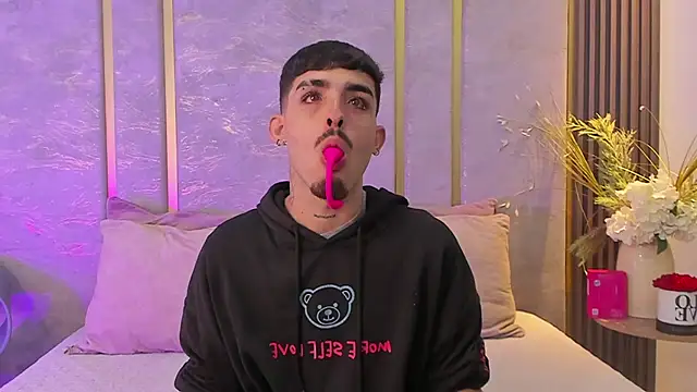 Snapshot of NikoStone_ chatting on September 10, 4:01 am NikoStone online show from September 10, 4:01 am