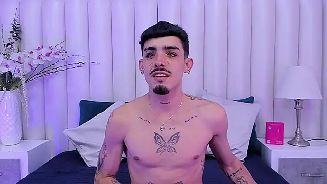 Snapshot of NikoStone_ chatting on September 17, 3:52 am NikoStone online show from September 17, 3:52 am