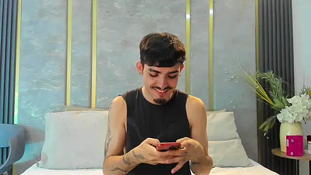 Snapshot of NikoStone_ chatting on October 2, 4:52 am NikoStone online show from October 2, 4:52 am