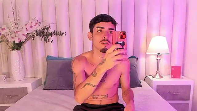 Snapshot of NikoStone_ chatting on October 7, 4:53 am NikoStone online show from October 7, 4:53 am