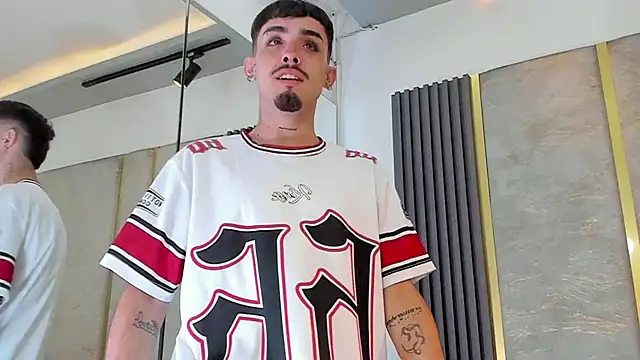 Snapshot of NikoStone_ chatting on October 14, 4:13 am NikoStone online show from October 14, 4:13 am