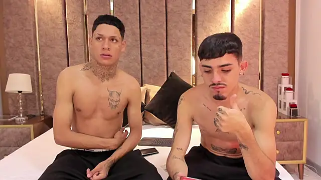 Snapshot of NikoStone_ chatting on October 17, 2:04 am NikoStone online show from October 17, 2:04 am