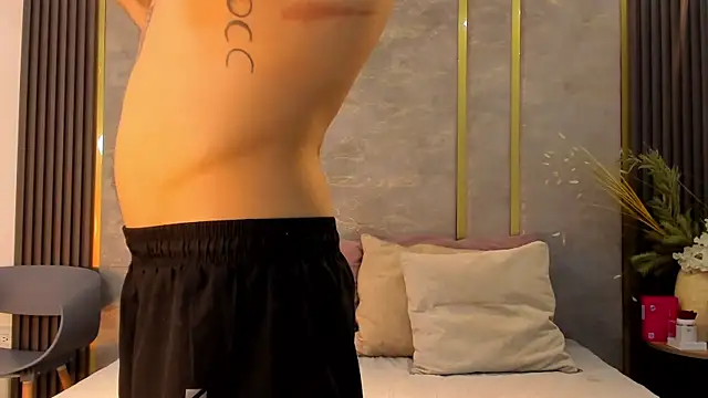 Snapshot of NikoStone_ chatting on October 23, 4:23 am NikoStone online show from October 23, 4:23 am