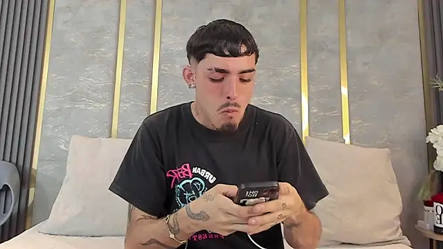 Snapshot of NikoStone_ chatting on January 14, 5:13 am NikoStone online show from January 14, 5:13 am