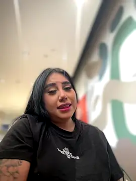 Snapshot of Sophie_Dreamss chatting on October 31, 8:21 pm Sophie Dreamss online show from October 31, 8:21 pm