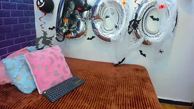 Cora 222 online show from November 1, 7:27 pm