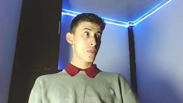 Snapshot of Emil_prl chatting on September 29, 1:22 am Emil prl online show from September 29, 1:22 am