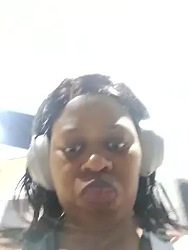 Snapshot of trickyOne chatting on September 27, 10:26 pm trickyOne online show from September 27, 10:26 pm