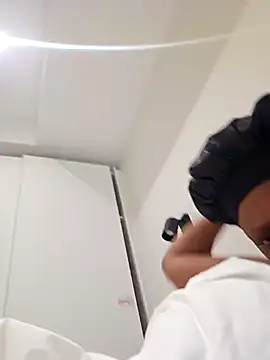 Snapshot of trickyOne chatting on October 4, 7:12 pm trickyOne online show from October 4, 7:12 pm