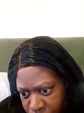 Snapshot of trickyOne chatting on October 8, 9:29 am trickyOne online show from October 8, 9:29 am