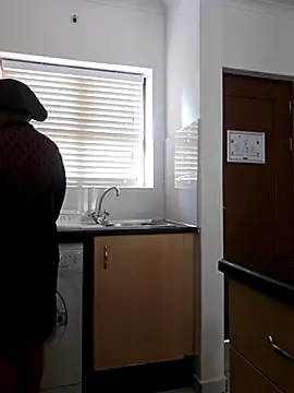 Snapshot of trickyOne chatting on October 27, 12:20 pm trickyOne online show from October 27, 12:20 pm