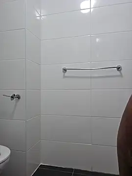 Snapshot of trickyOne chatting on November 2, 5:37 pm trickyOne online show from November 2, 5:37 pm