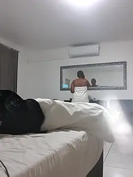 Snapshot of trickyOne chatting on November 5, 7:03 pm trickyOne online show from November 5, 7:03 pm