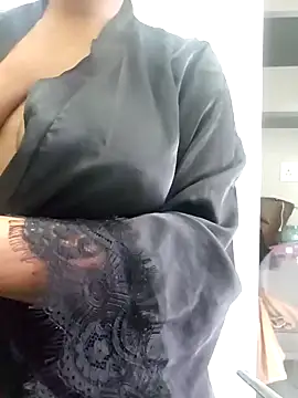 Snapshot of trickyOne chatting on November 15, 6:22 am trickyOne online show from November 15, 6:22 am