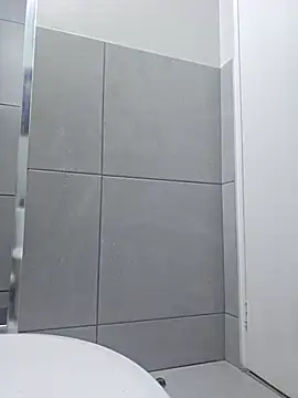 Snapshot of trickyOne chatting on November 24, 7:57 pm trickyOne online show from November 24, 7:57 pm