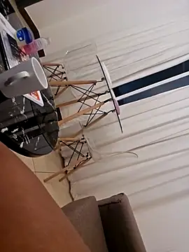 Snapshot of trickyOne chatting on December 13, 7:53 pm trickyOne online show from December 13, 7:53 pm